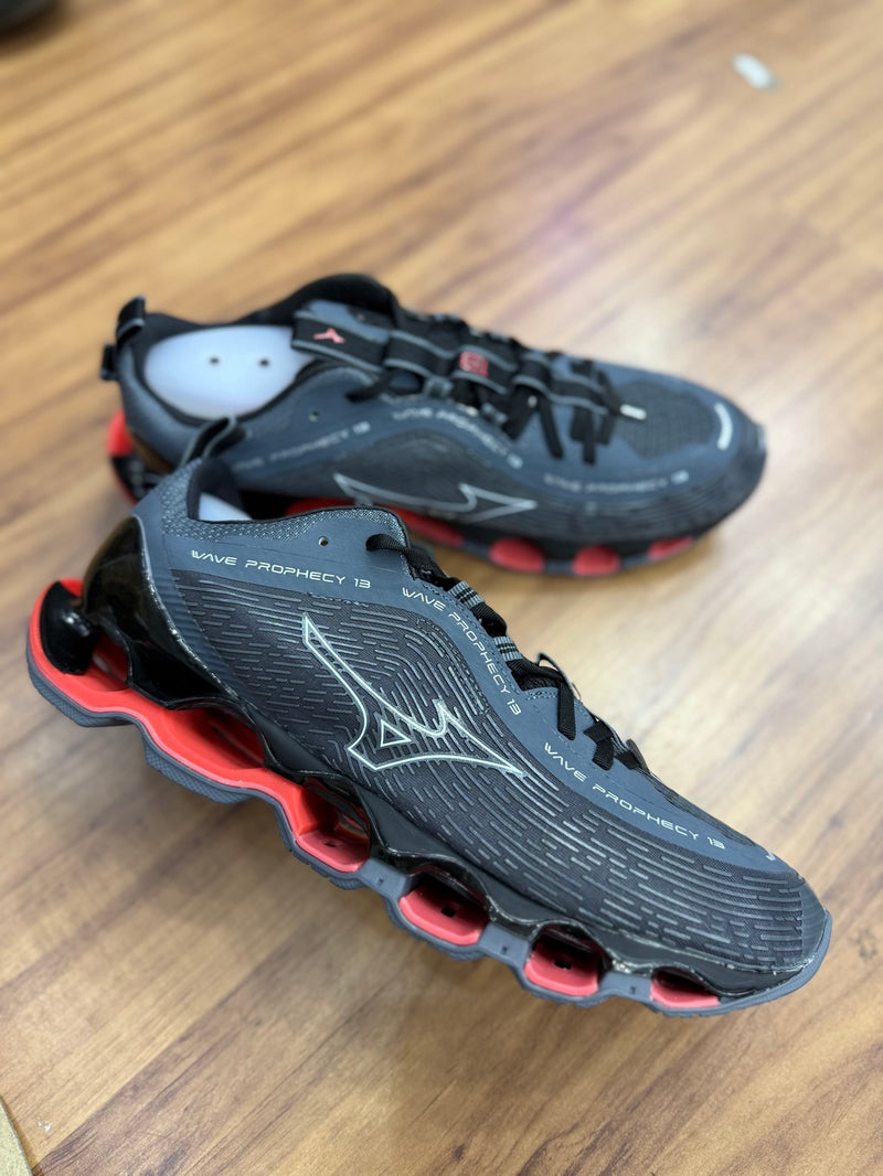 Tênis Mizuno Pro 13 cinza preto e vermelho importado vietnã