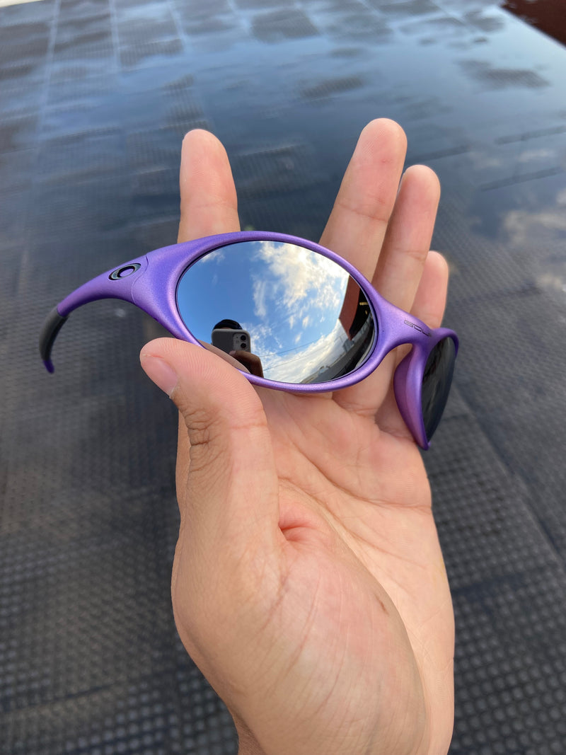 Óculos de sol Eye Jacket Lupa do Mc Tuto, armação roxa lentes Liquid Metal (cinza espelhado)
