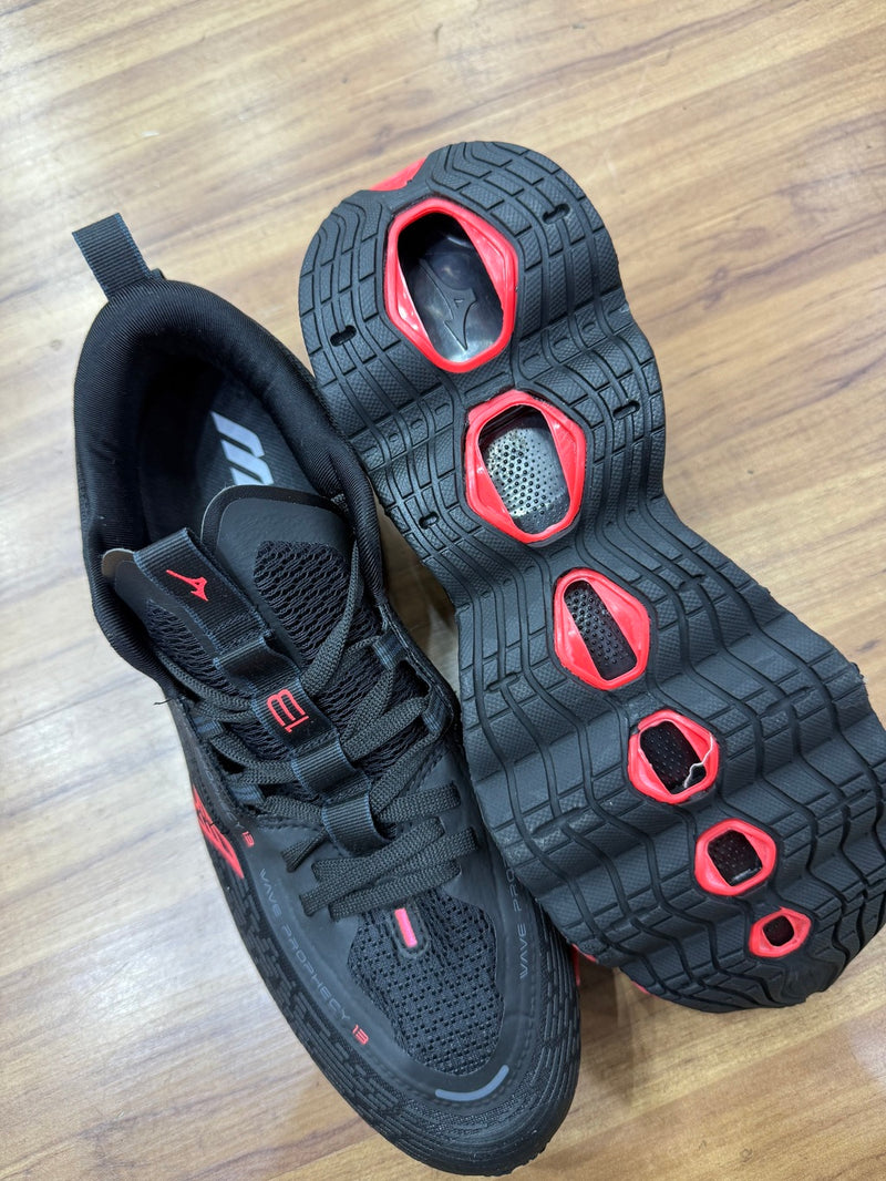 Tênis Mizuno Pro 13 preto e vermelho importado Vietnã