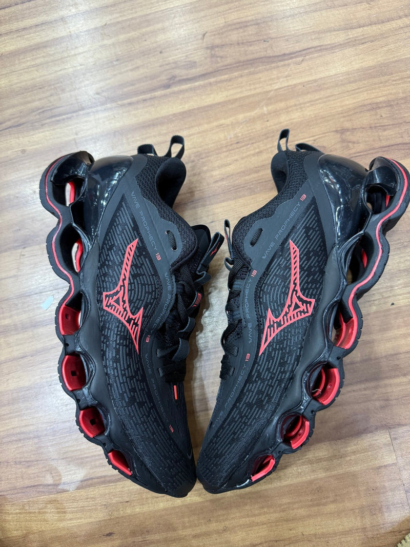 Tênis Mizuno Pro 13 preto e vermelho importado Vietnã
