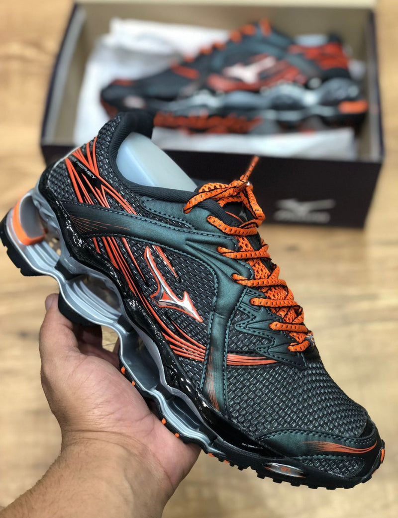 Tênis Mizuno Pro 1 importado cor Cinza e laranja