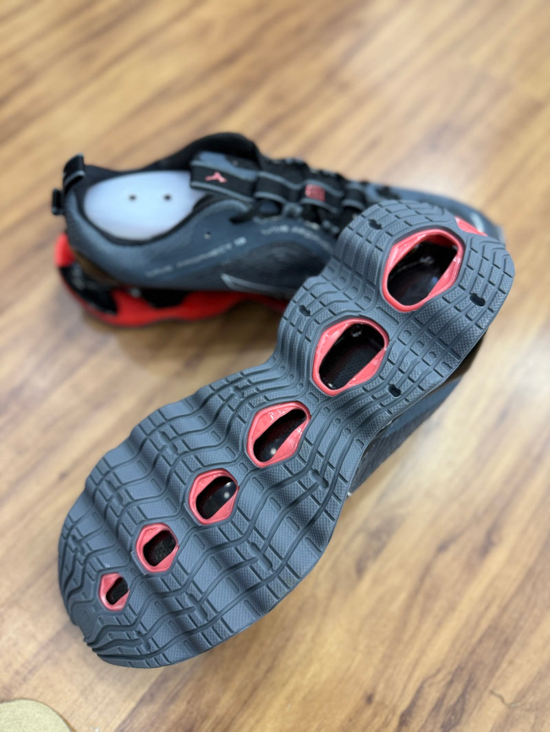 Tênis Mizuno Pro 13 cinza preto e vermelho importado vietnã