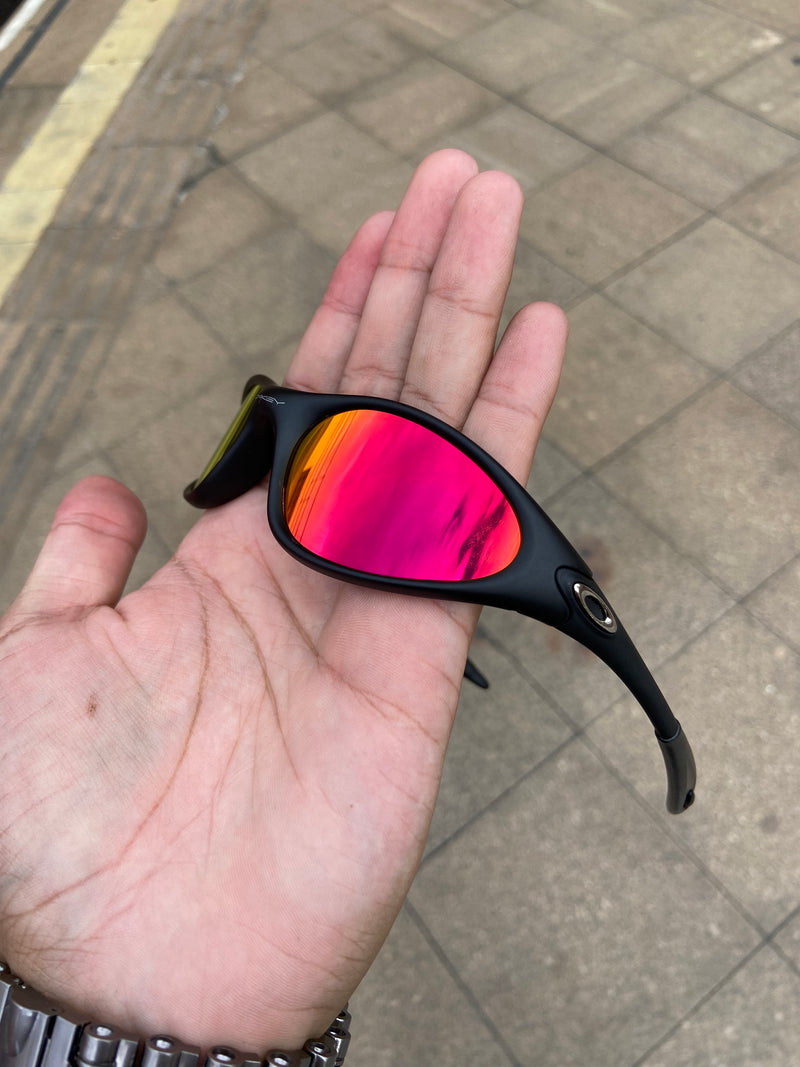 Óculos de sol Minute Black Lentes Ruby