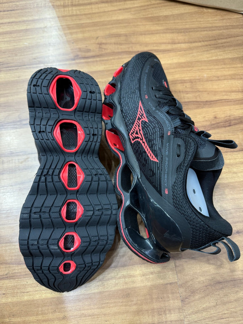 Tênis Mizuno Pro 13 preto e vermelho importado Vietnã