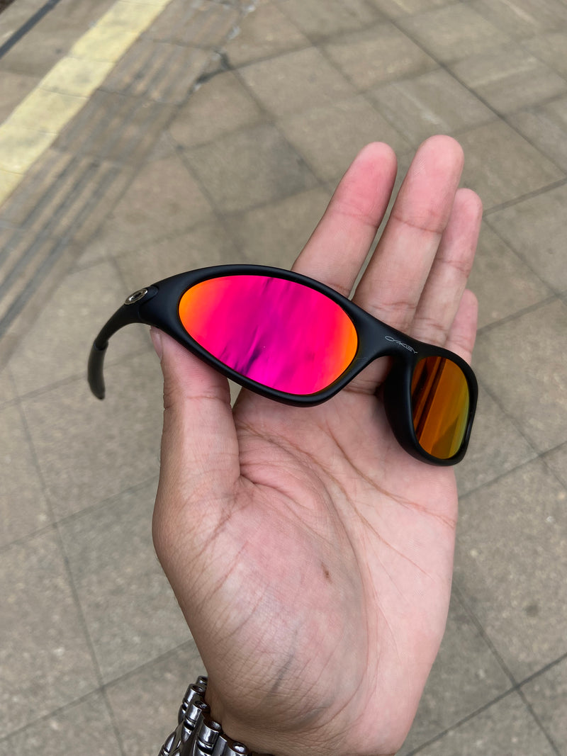 Óculos de sol Minute Black Lentes Ruby