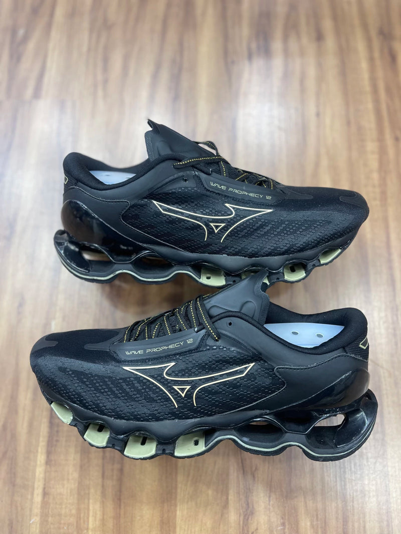 Tênis Mizuno Pro 12 Preto e dourado importado Vietnã